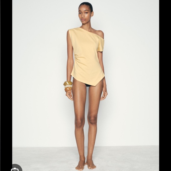 ZARA ASYMMETRIC TOP WITH GATHERED DETAIL - Picture 2 of 3